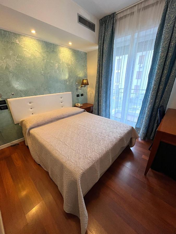 Hotel Regina Градо Экстерьер фото