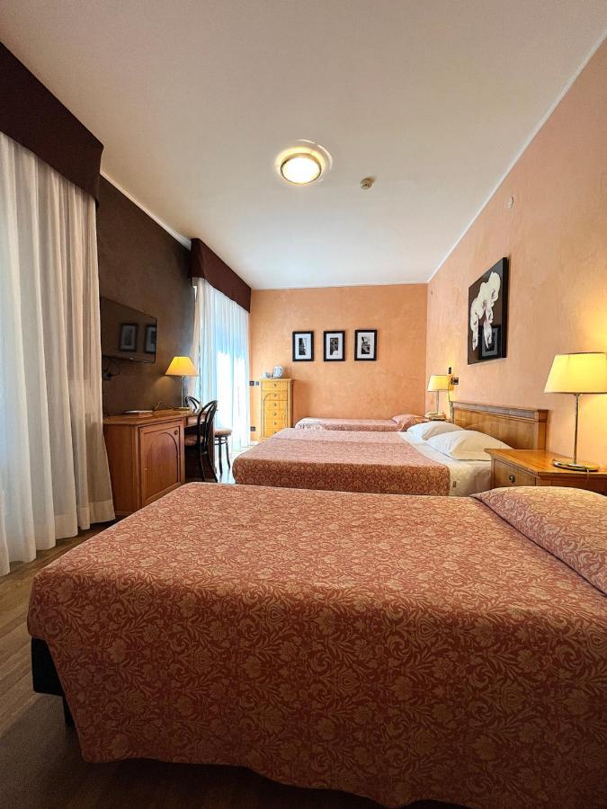 Hotel Regina Градо Экстерьер фото