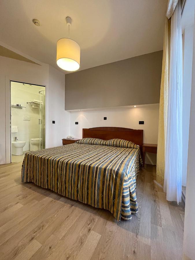 Hotel Regina Градо Экстерьер фото