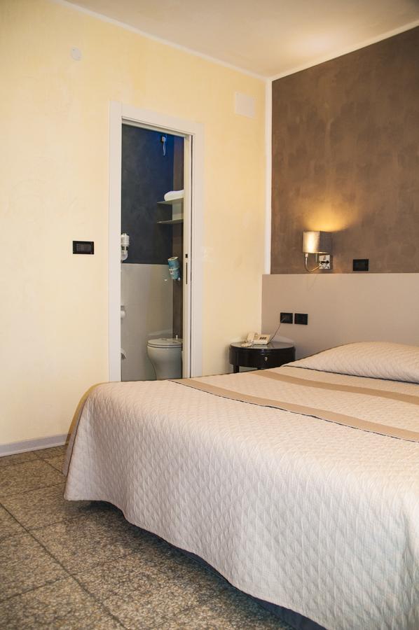 Hotel Regina Градо Экстерьер фото