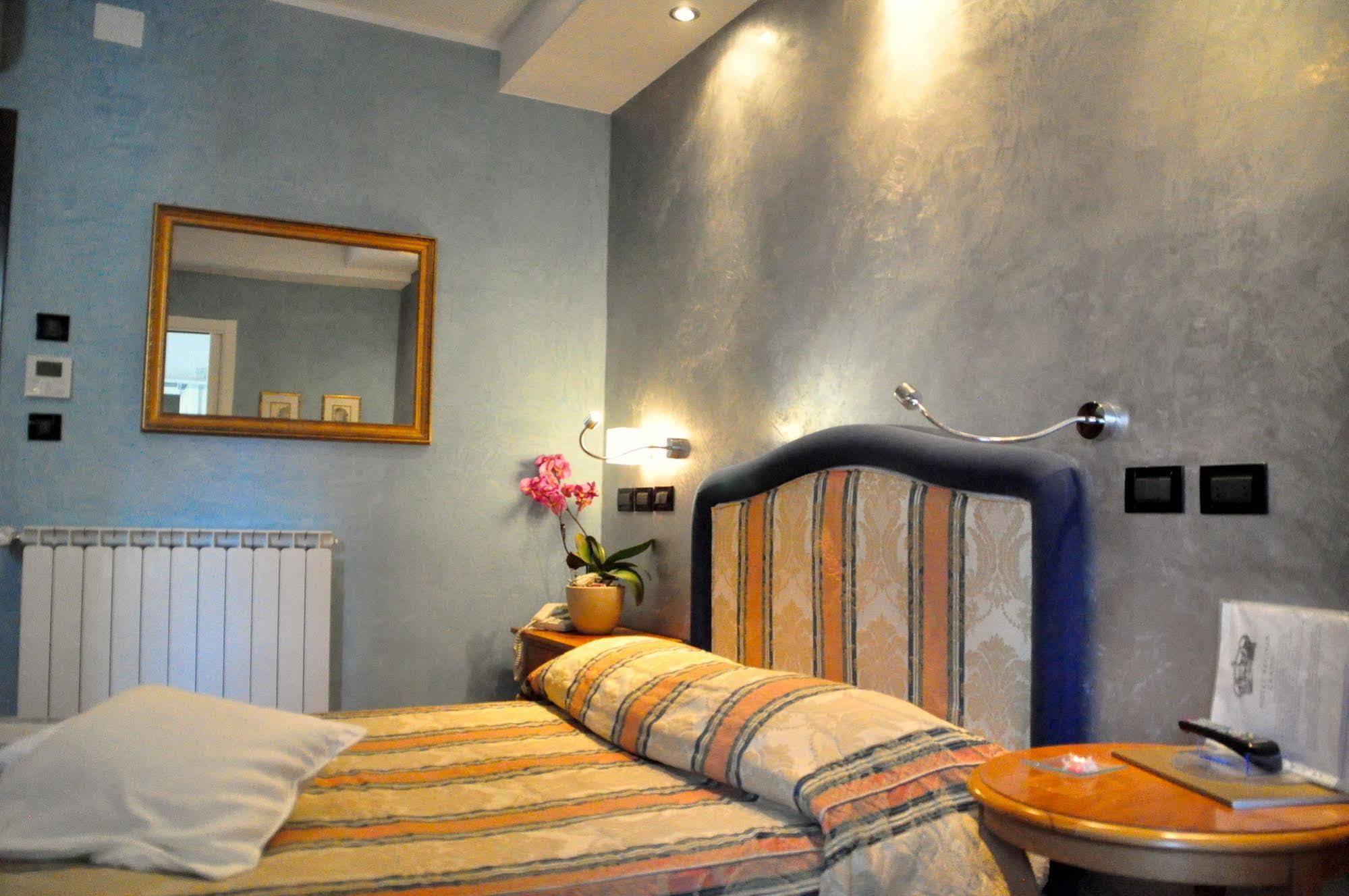 Hotel Regina Градо Экстерьер фото