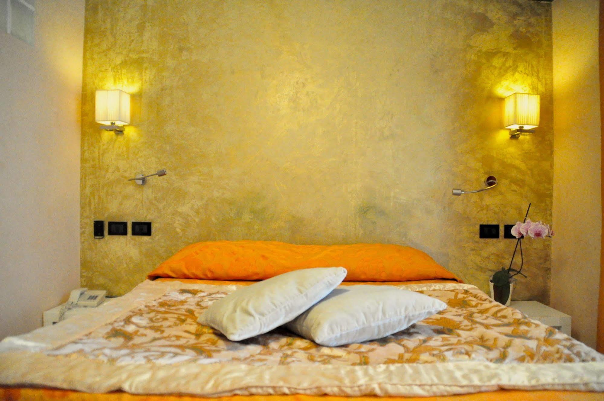 Hotel Regina Градо Экстерьер фото