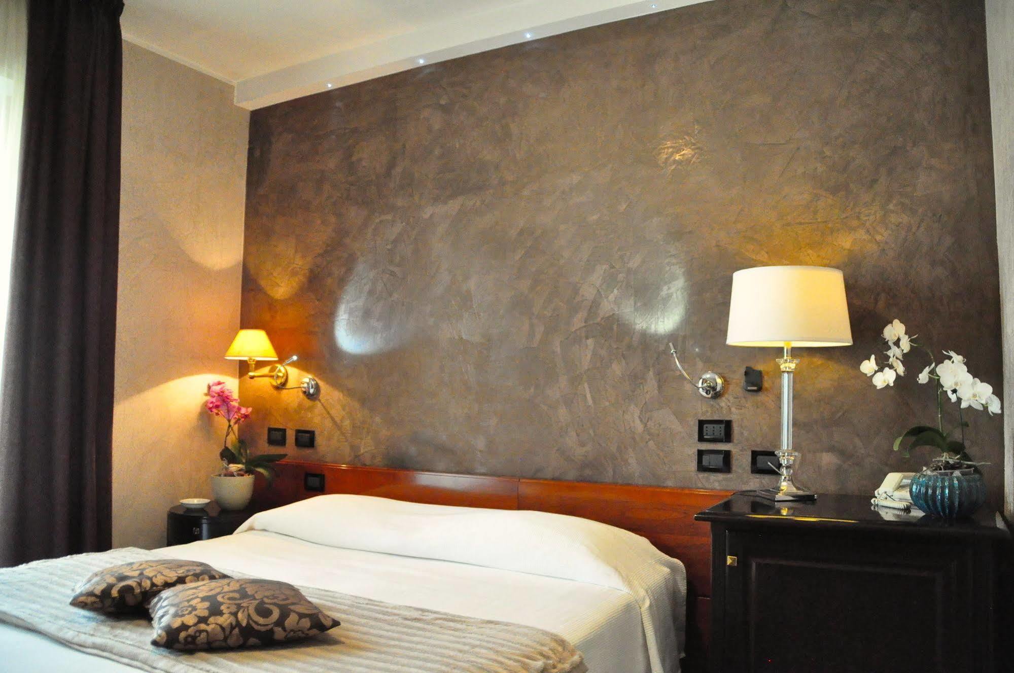 Hotel Regina Градо Экстерьер фото