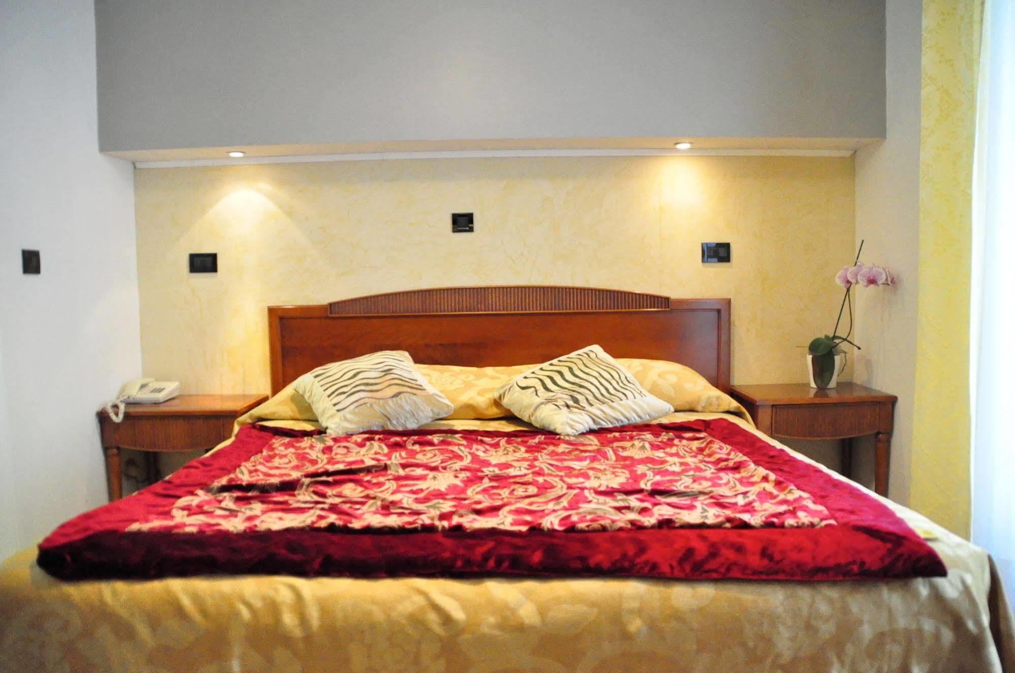 Hotel Regina Градо Экстерьер фото
